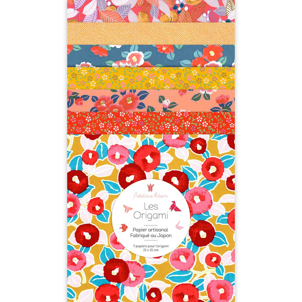 photo packshot du set de 7 carrés de papiers japonais adeline klam de 15cm par 15cm dans les tons jaune moutarde, rouge orangé et bleus « singapour » (A7)
