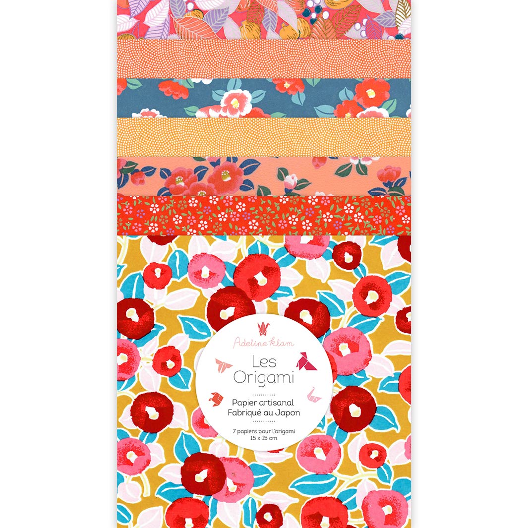 photo packshot du set de 7 carrés de papiers japonais adeline klam de 15cm par 15cm dans les tons jaune moutarde, rouge orangé et bleus « singapour » (A7)