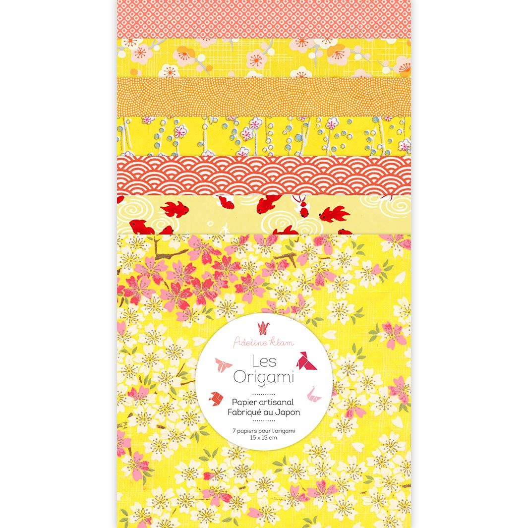 photo packshot du set de 7 carrés de papiers japonais adeline klam de 15cm par 15cm dans les tons jaunes, orange et rouges « soleil » (A5)