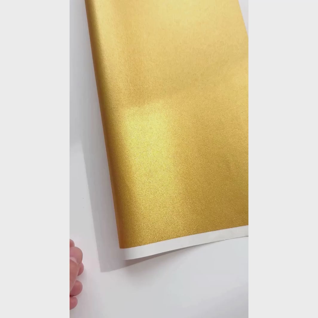 vidéo de démonstration du papier japonais yuzen chiyogami uni de couleur or jaune pailleté adeline klam (M743)