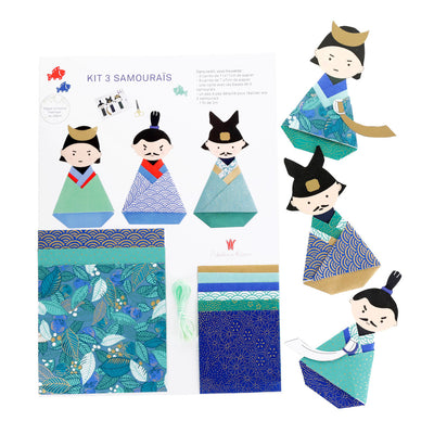 photo packshot et samouraï montés du kit 3 samouraï dans les tons bleu canard, bleu nuit, vert d'eau et dorés de la gamme « paon » adeline klam