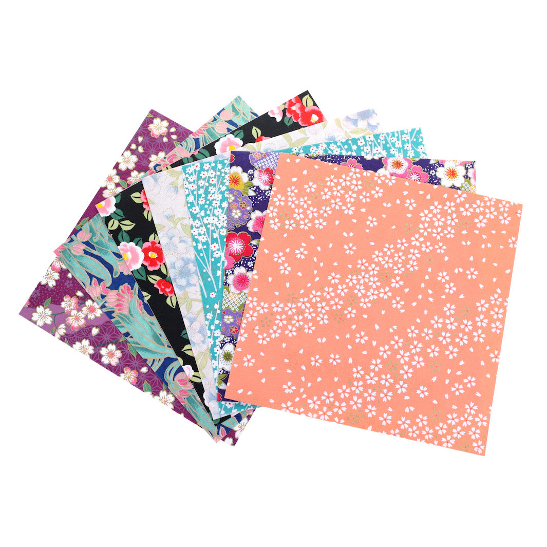 détails papiers japonais adeline klam de 15cm par 15cm aux motifs fleuris et tons multicolores « les fleuris »