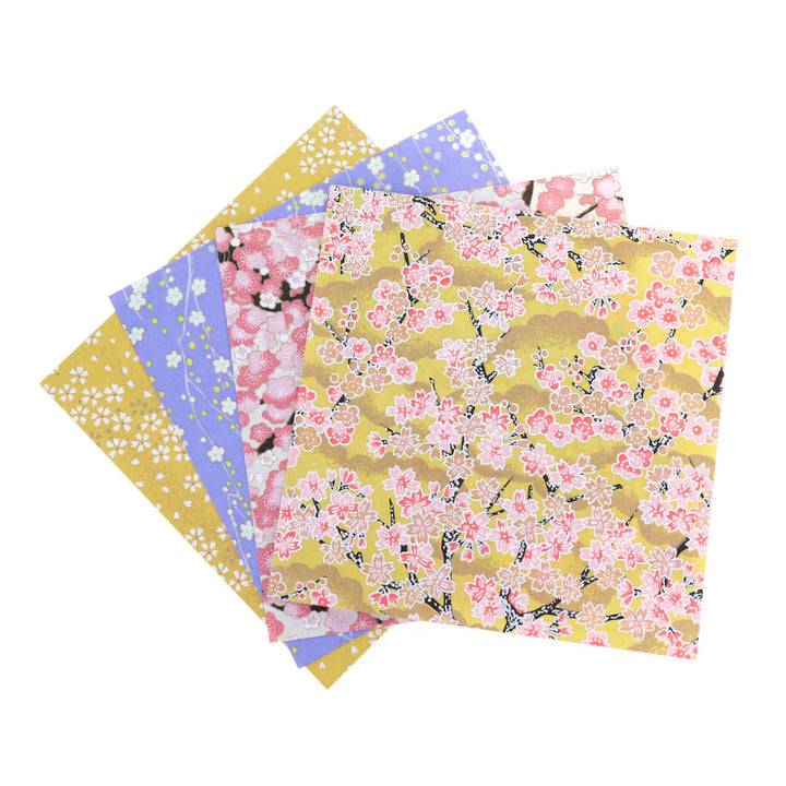 détails papiers japonais adeline klam de 15cm par 15cm aux motifs fleuris et tons multicolores « les fleuris »