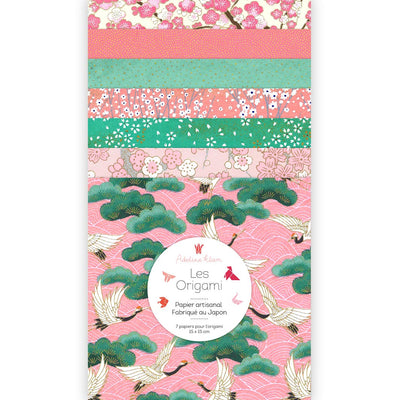 pochette de 7 carrés de papiers japonais adeline klam de 15cm par 15cm dans les tons roses et verts « aube »