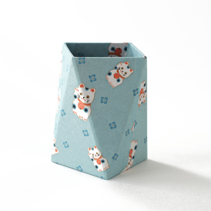 Pot à crayons prisme - Maneki Neko - Bleu Gris Clair et Foncé, Corail  - M840