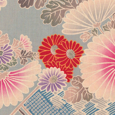 Tissu japonais Traditionel de fleurs de chrysanthèmes rouge et rose fond bleu gris - T205
