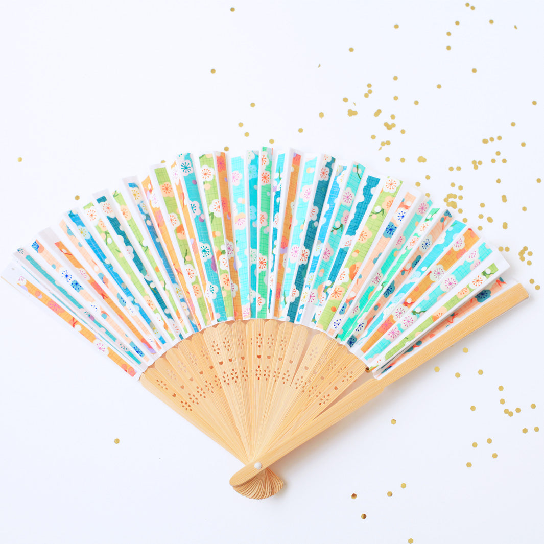 Folding fan to decorate