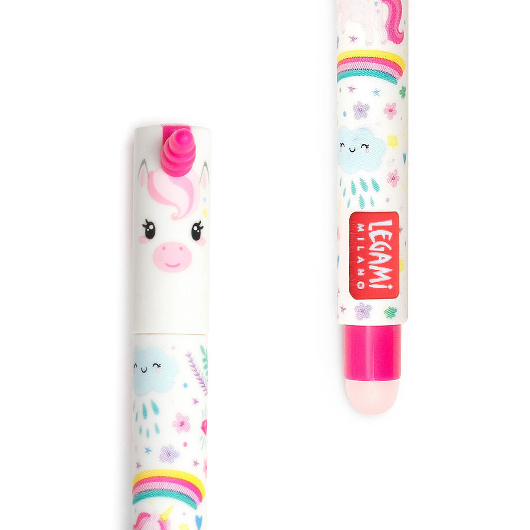 zoom d'un stylo gel effaçable au capuchon en forme de tête de licorne multicolore