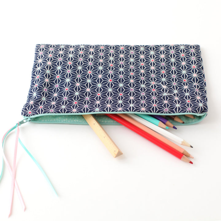 Trousse Plate - Étoiles - Bleu Marines, Détails Multicolores