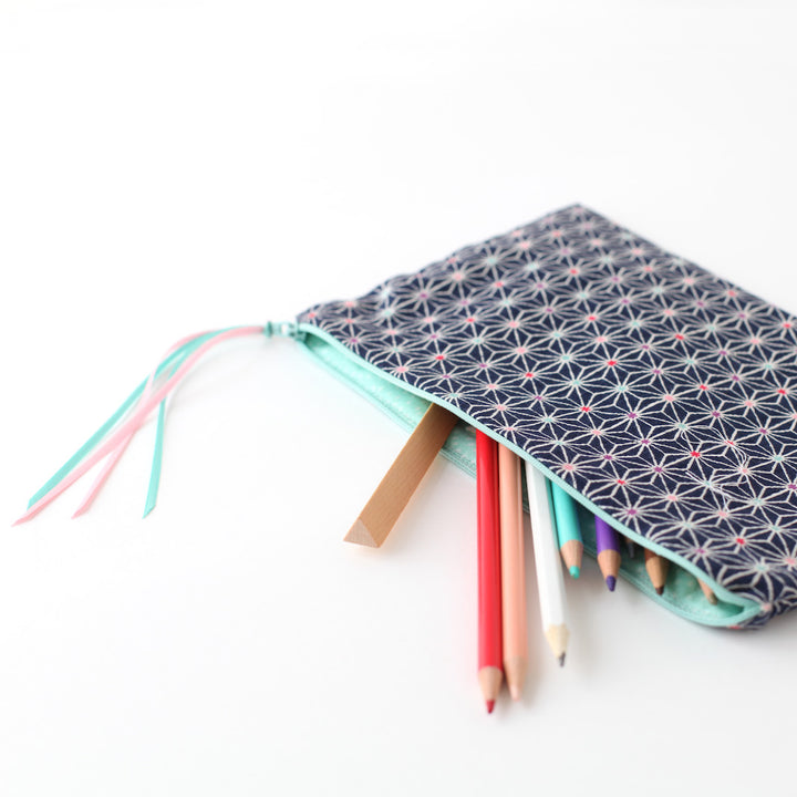 Trousse Plate - Étoiles - Bleu Marines, Détails Multicolores