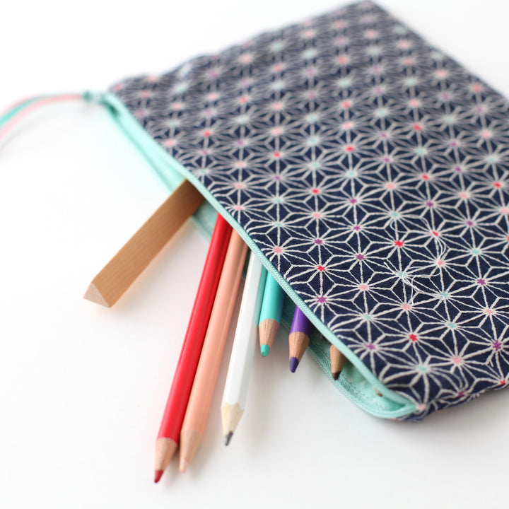 Trousse Plate - Étoiles - Bleu Marines, Détails Multicolores