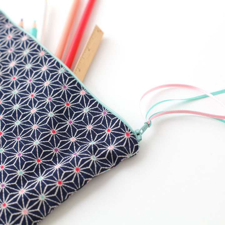 Trousse Plate - Étoiles - Bleu Marines, Détails Multicolores