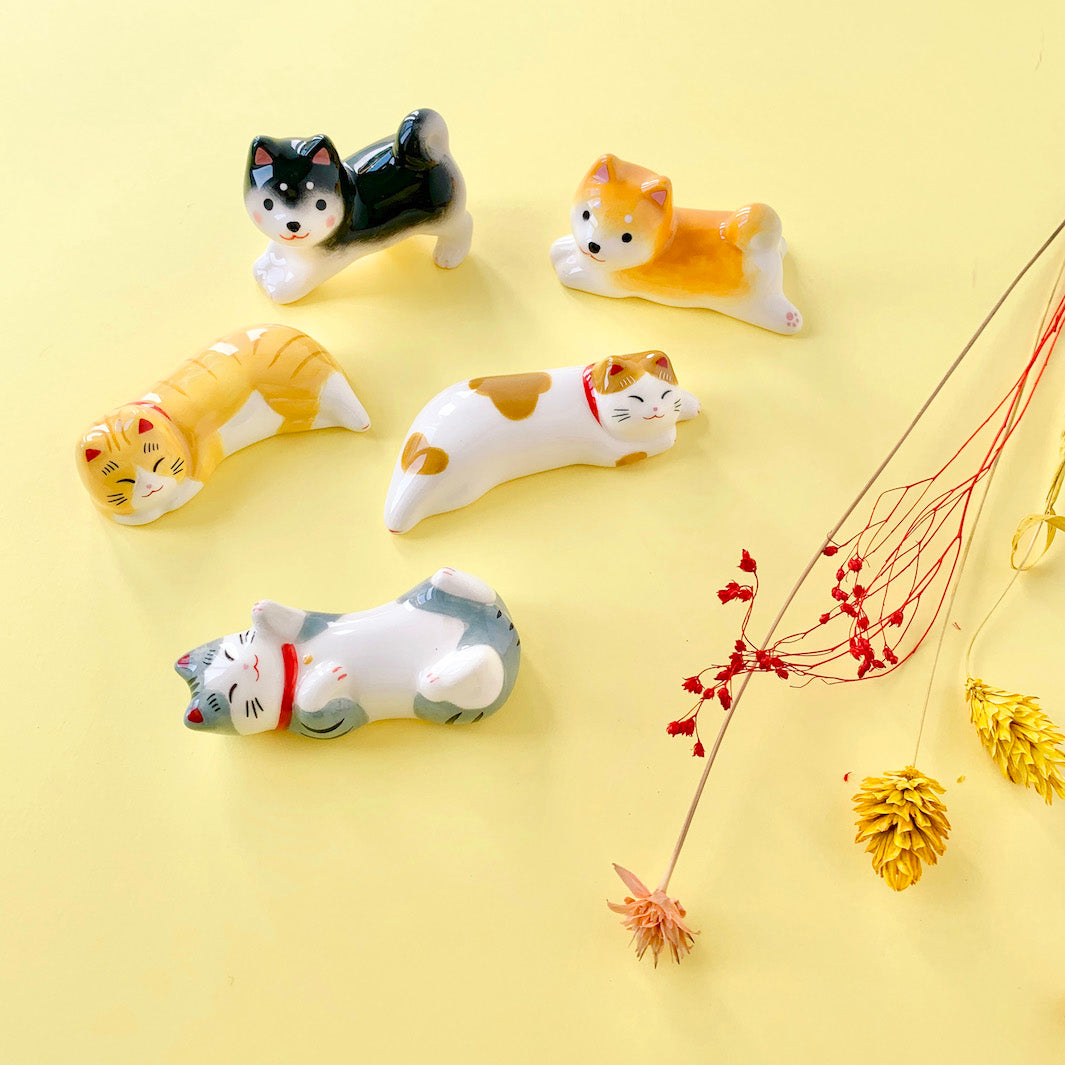 Shiba Inu sur le Ventre - Porte-Baguettes en Céramique - Orange